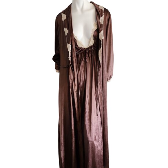 Vintage 1970's 2-Piece Miss Elaine Nylon Lingerie Peignoir Set Plunge Neckline